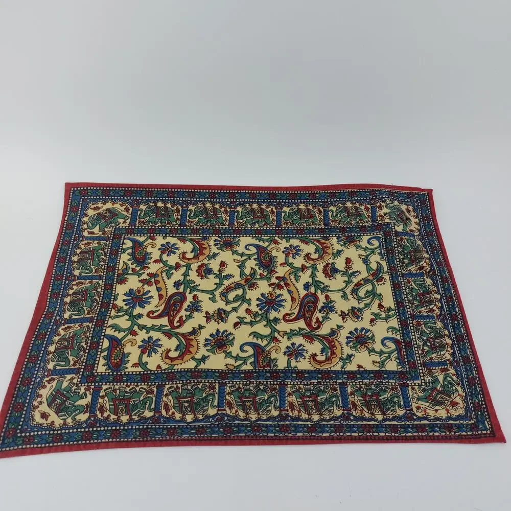 Unbranded placemats red